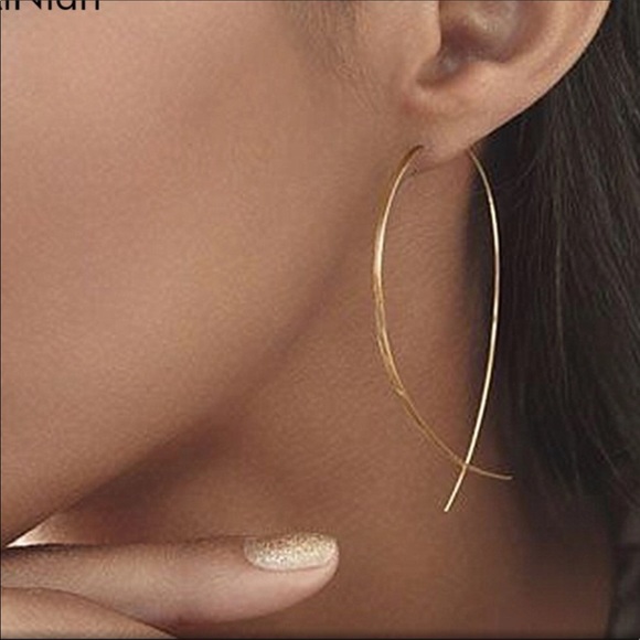 Jewelry - 💛 dainty earrings